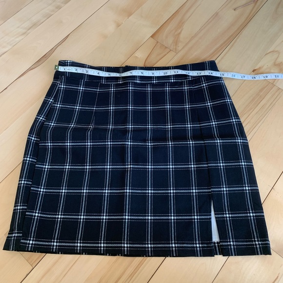 Garage black and white mini skirt size M NEVER WORN - Picture 5 of 6